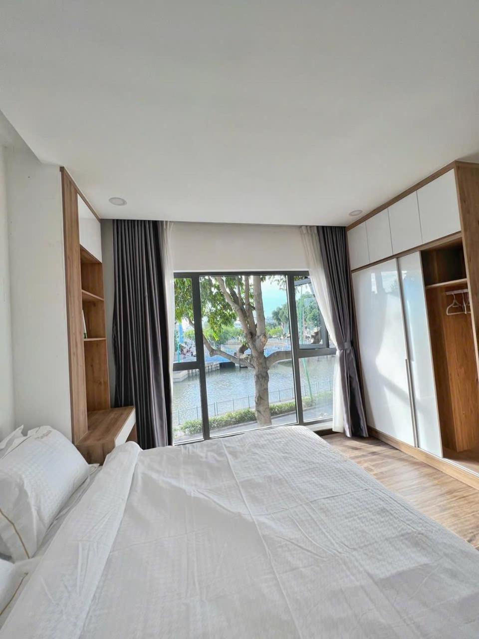 Riverside House Near Airport TP. Hồ Chí Minh